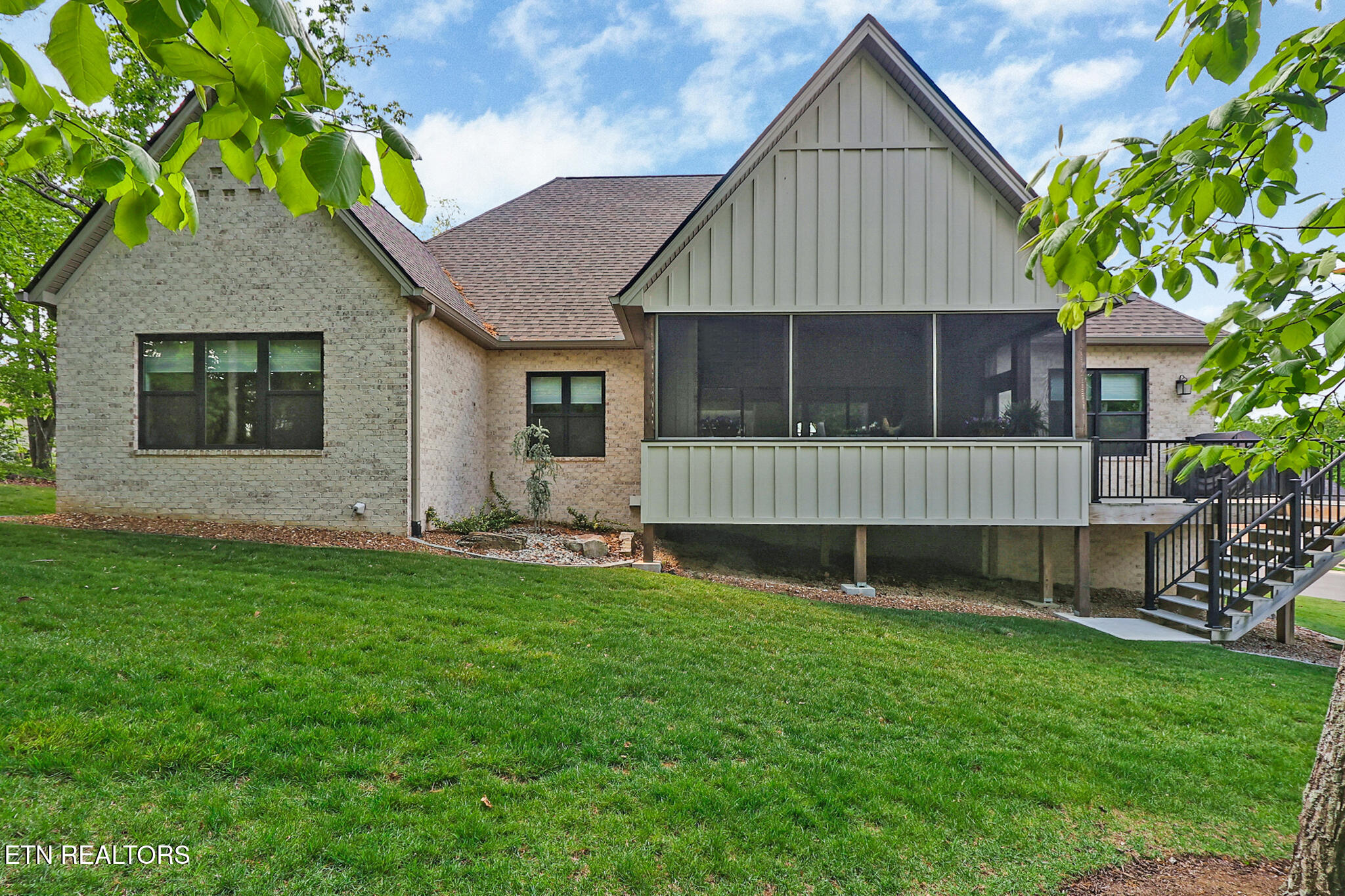 154 Chestnut Ridge Lane Crossville, TN 38558 - Photo 8 of 43 154 Chestnut Ridge Lane