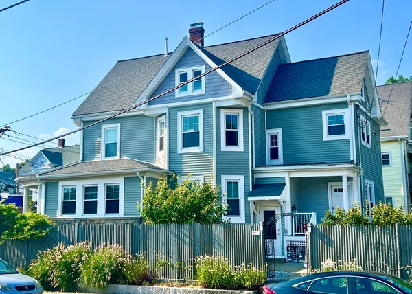 $5,500 | 812 Moody Street, Unit 2, Waltham, MA 02453