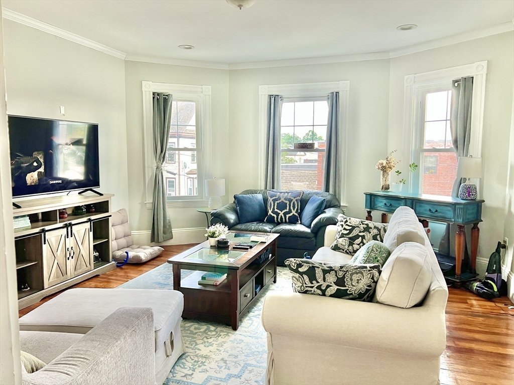 812 Moody Street, Unit 2 Waltham, MA 02453 - Photo 5 of 27