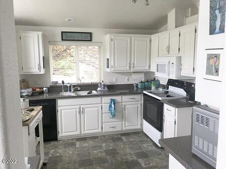 1240 Southwest Sailfish Loop Waldport, OR 97394 - Photo 5 of 29 kitchen