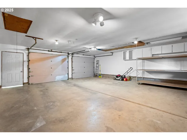 $849,000 | 23040 Southeast Yellowhammer Street, Damascus, OR 97089