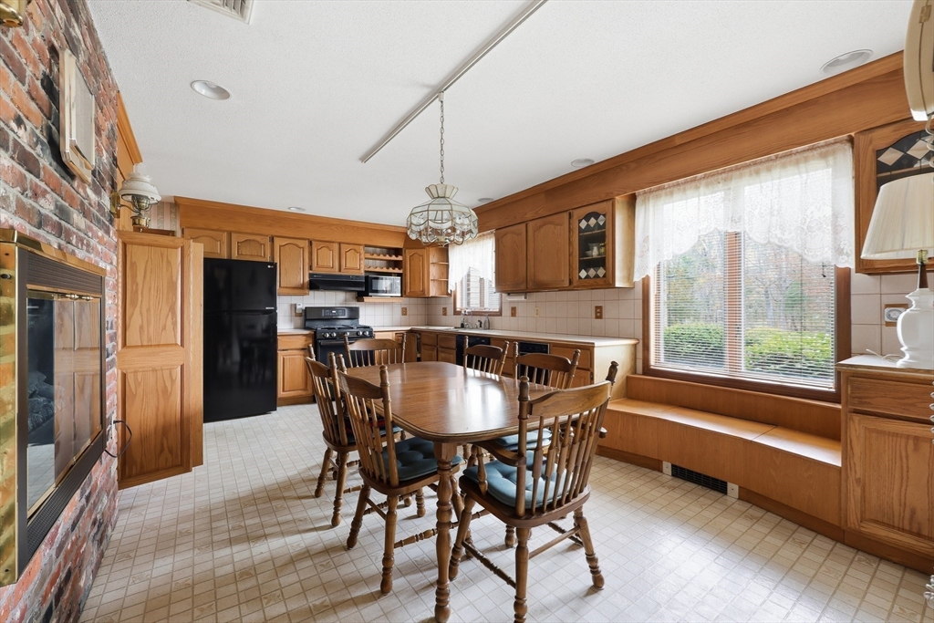 53 Hampden Road East Longmeadow, MA 01028 - Photo 8 of 32