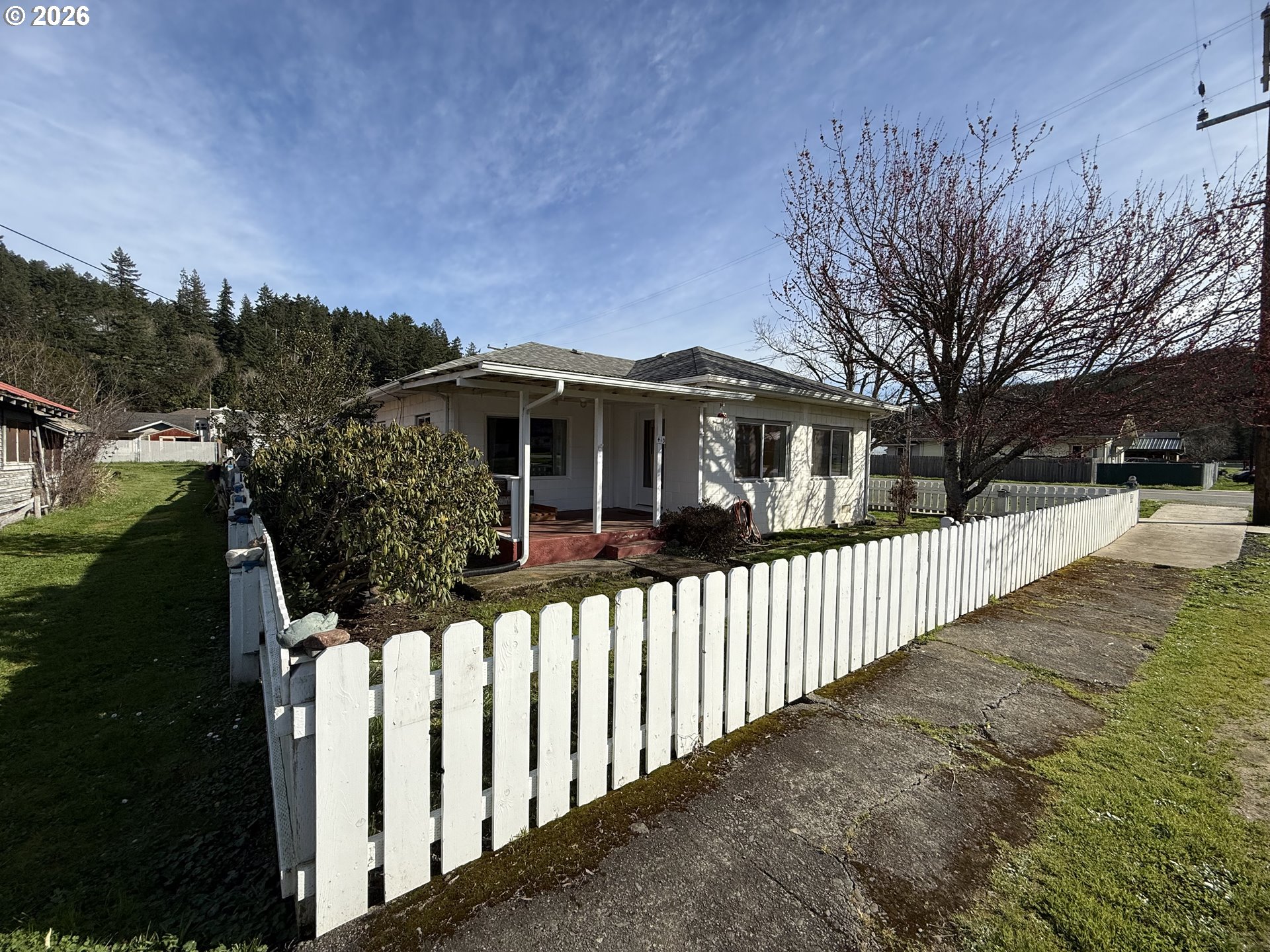 410 3rd Avenue Powers, OR 97466 - Photo 2 of 36