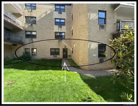 $450,000 | 40 Stoner Avenue, Unit 1, Great Neck, NY 11021
