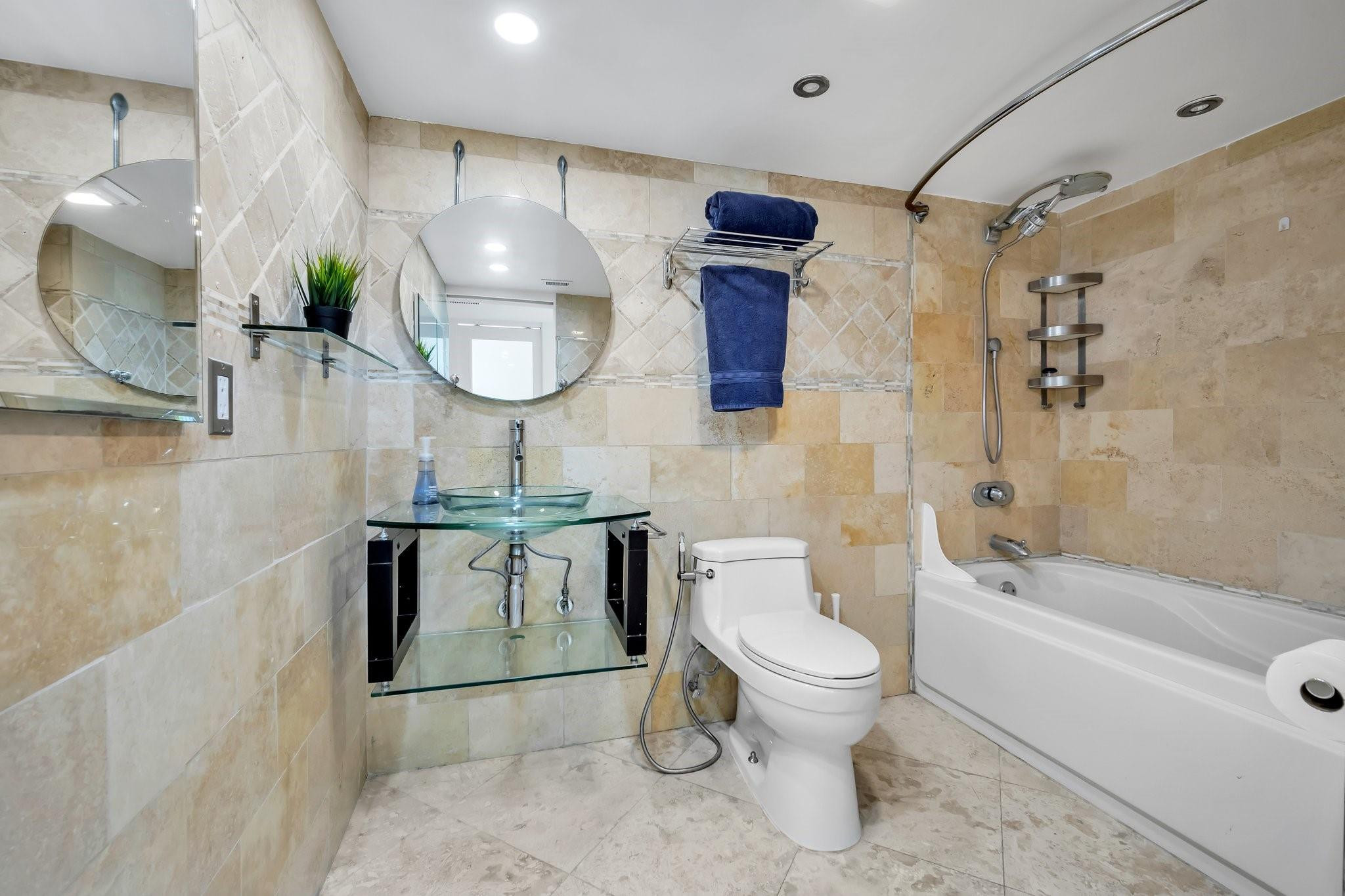 720 Bayshore Drive, Unit 202 Fort Lauderdale, FL 33304 - Photo 13 of 20 2nd Bathroom