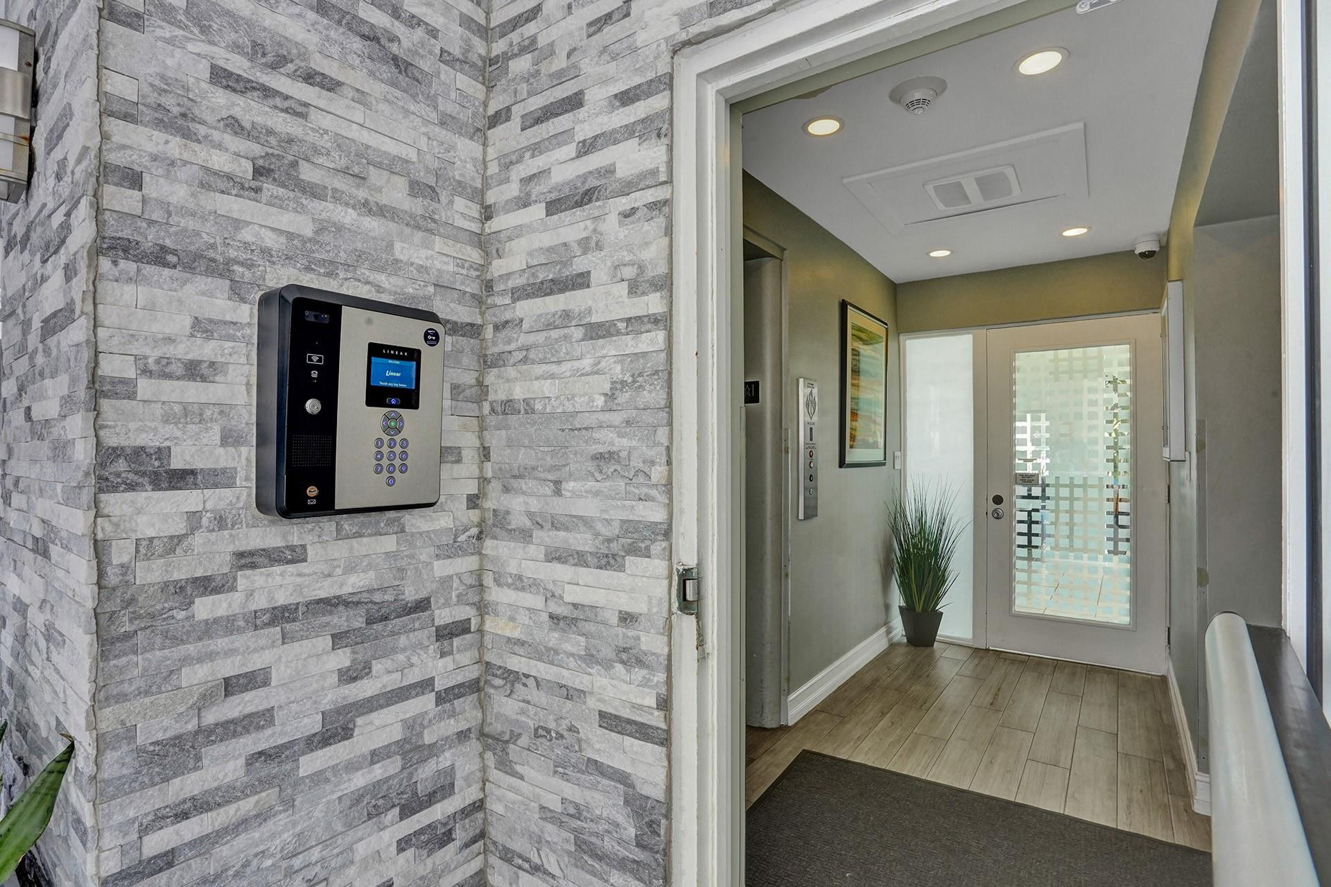 720 Bayshore Drive, Unit 202 Fort Lauderdale, FL 33304 - Photo 18 of 20 Photo 18