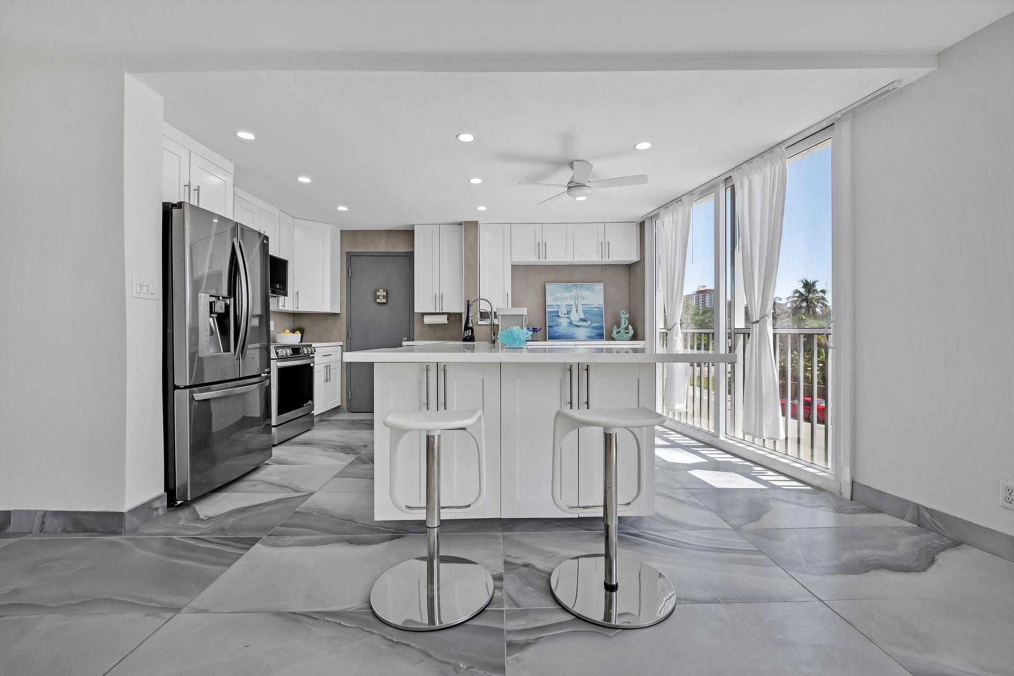 720 Bayshore Drive, Unit 202 Fort Lauderdale, FL 33304 - Photo 2 of 20 Photo 2