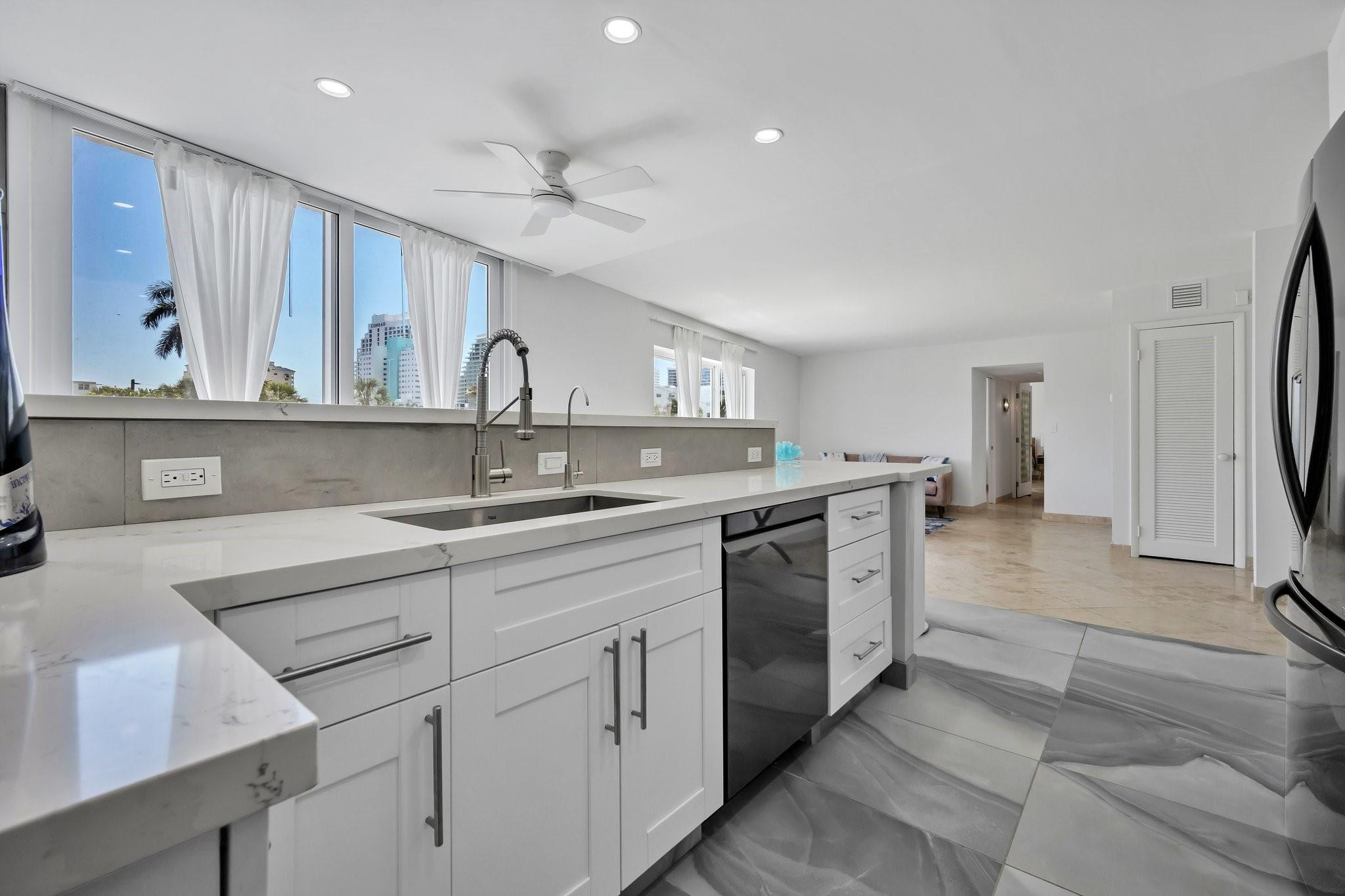 720 Bayshore Drive, Unit 202 Fort Lauderdale, FL 33304 - Photo 5 of 20 Photo 5