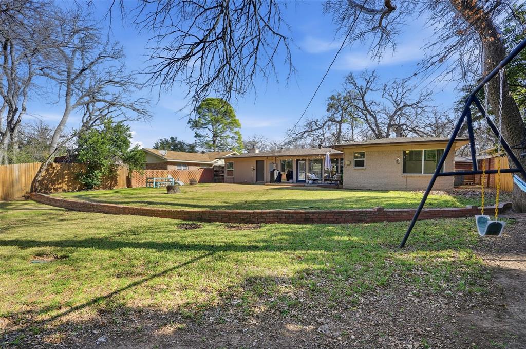 1008 Ridgewood Terrace Arlington, TX 76012 - Photo 36 of 40