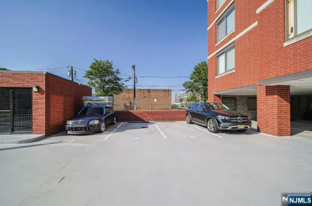 $2,700 | 275 State Street, Hackensack, NJ 07601