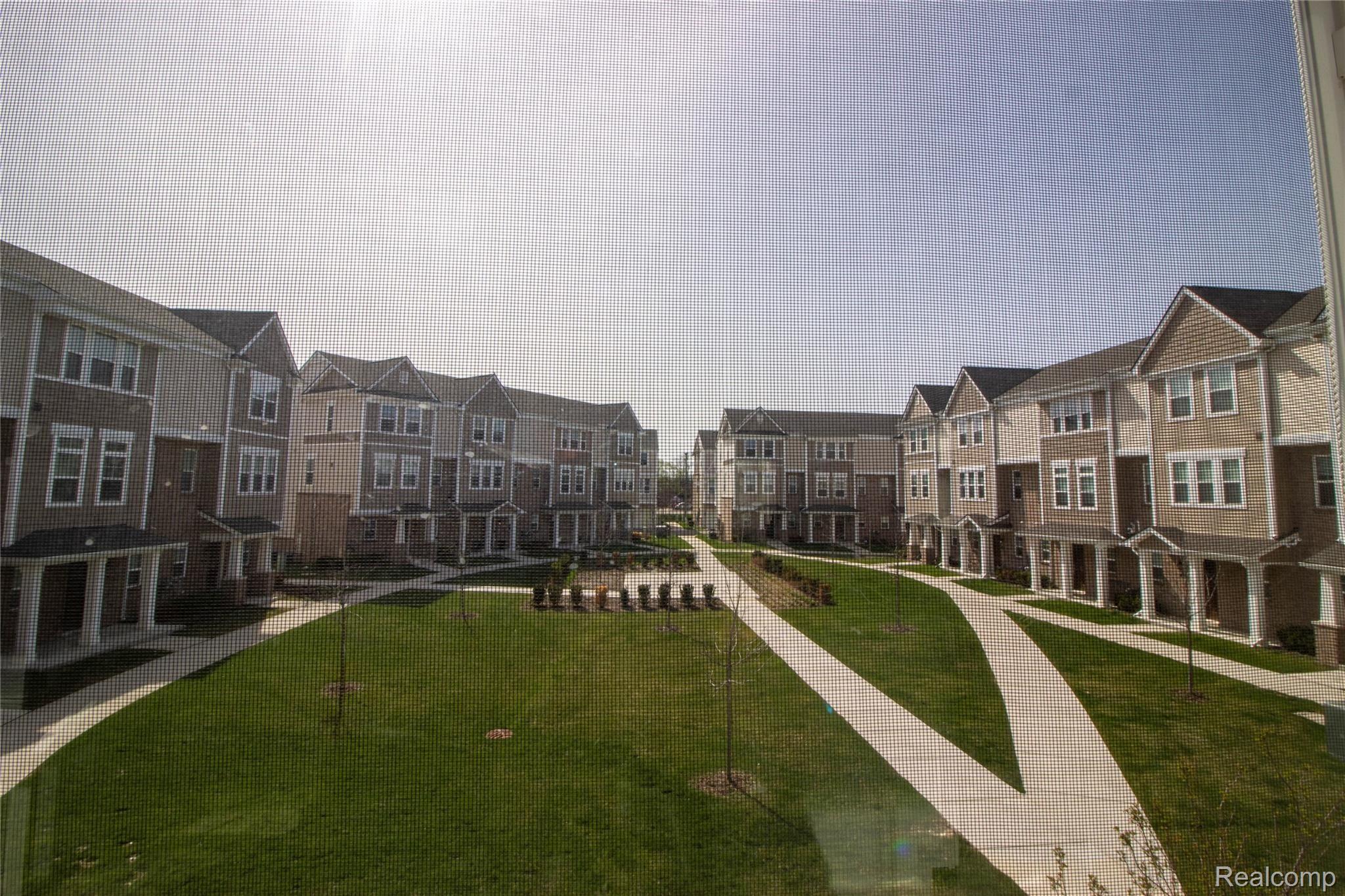 2500 Normandy Road, Unit 39 Royal Oak, MI 48073 - Photo 26 of 27 _MG_2174-HDR.jpg
