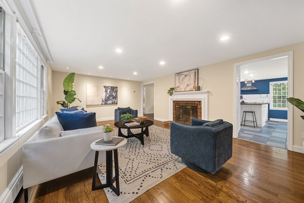 6 Brewster Road Wayland, MA 01778 - Photo 4 of 41