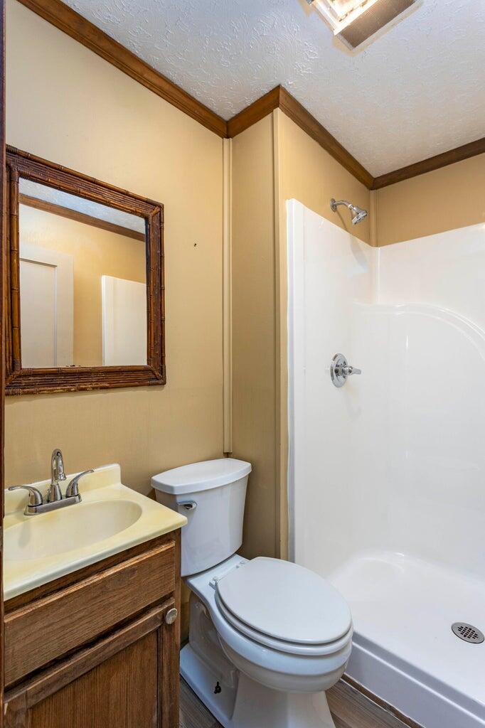 134 Riddle Street Dayton, TN 37321 - Photo 23 of 32 Second Bath