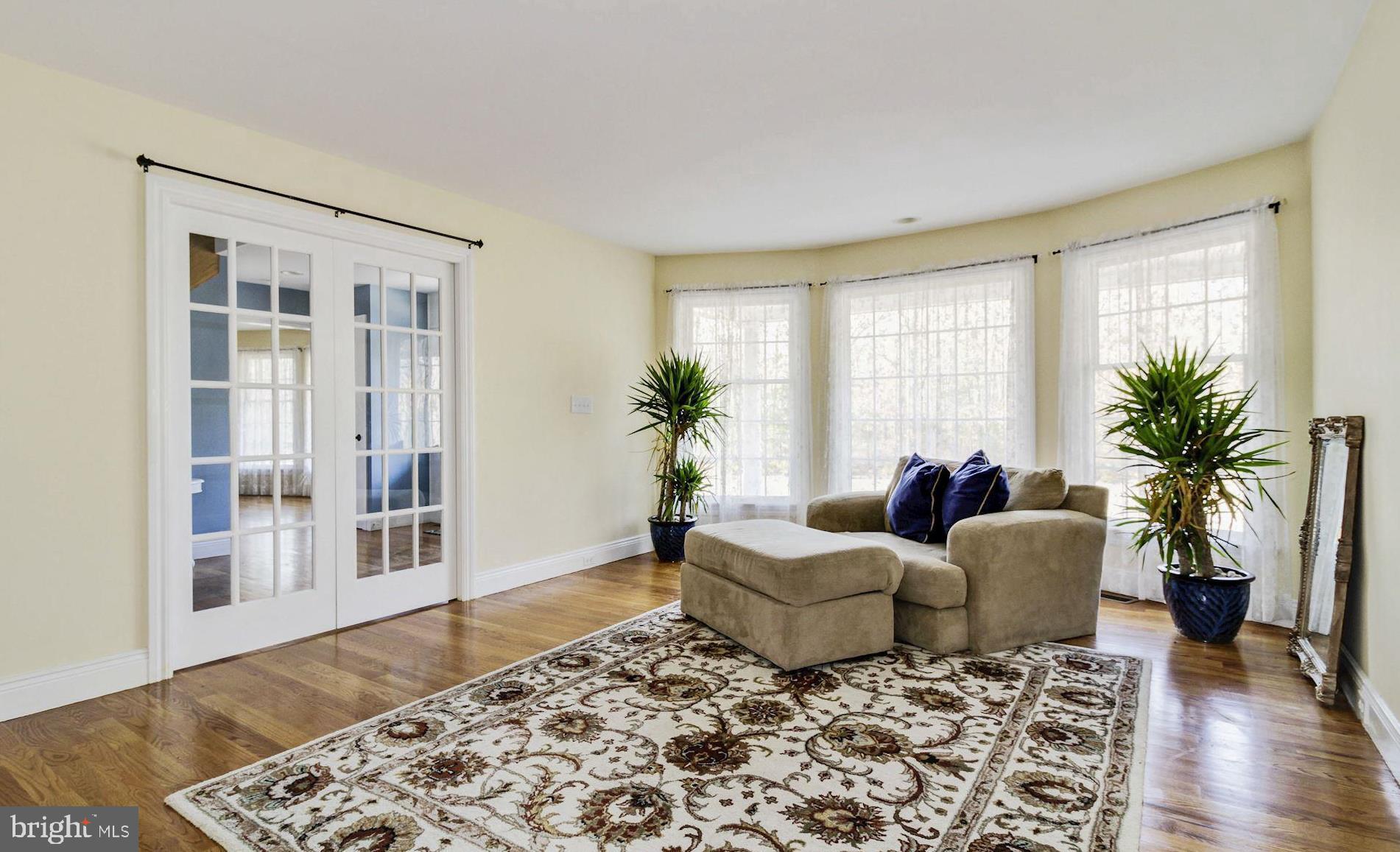 345 Riverside Drive Port Republic, NJ 08241 - Photo 11 of 63 Living room
