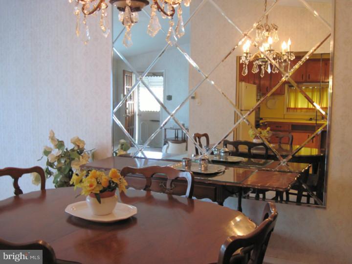8918 Blue Grass Road Philadelphia, PA 19152 - Photo 2 of 10 Gallery Image 2