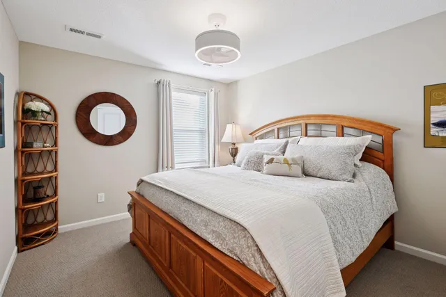 $779,900 | 934 Goldfinch Street, Chaska, MN 55318