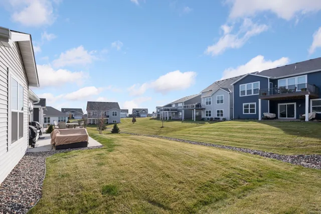 $779,900 | 934 Goldfinch Street, Chaska, MN 55318