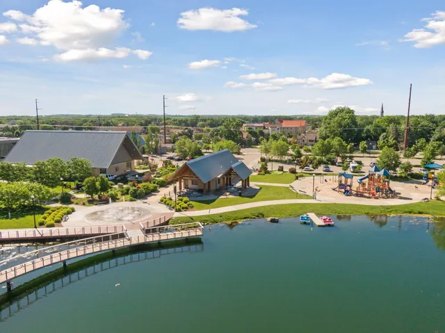 $779,900 | 934 Goldfinch Street, Chaska, MN 55318