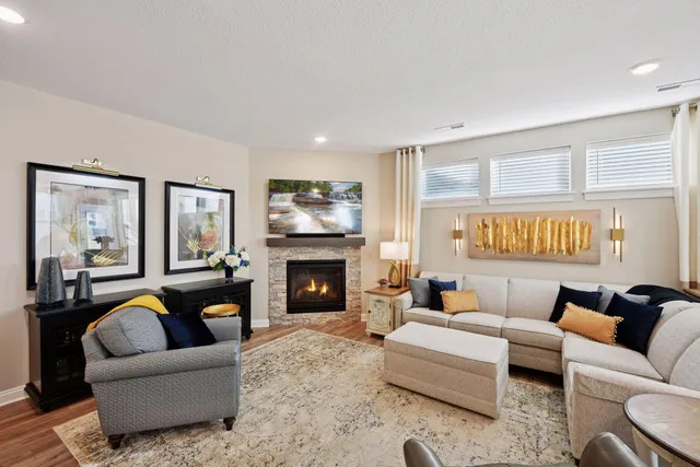 $779,900 | 934 Goldfinch Street, Chaska, MN 55318