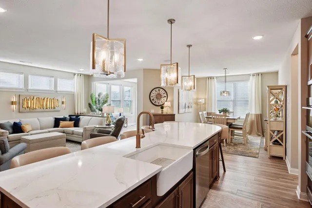 $779,900 | 934 Goldfinch Street, Chaska, MN 55318