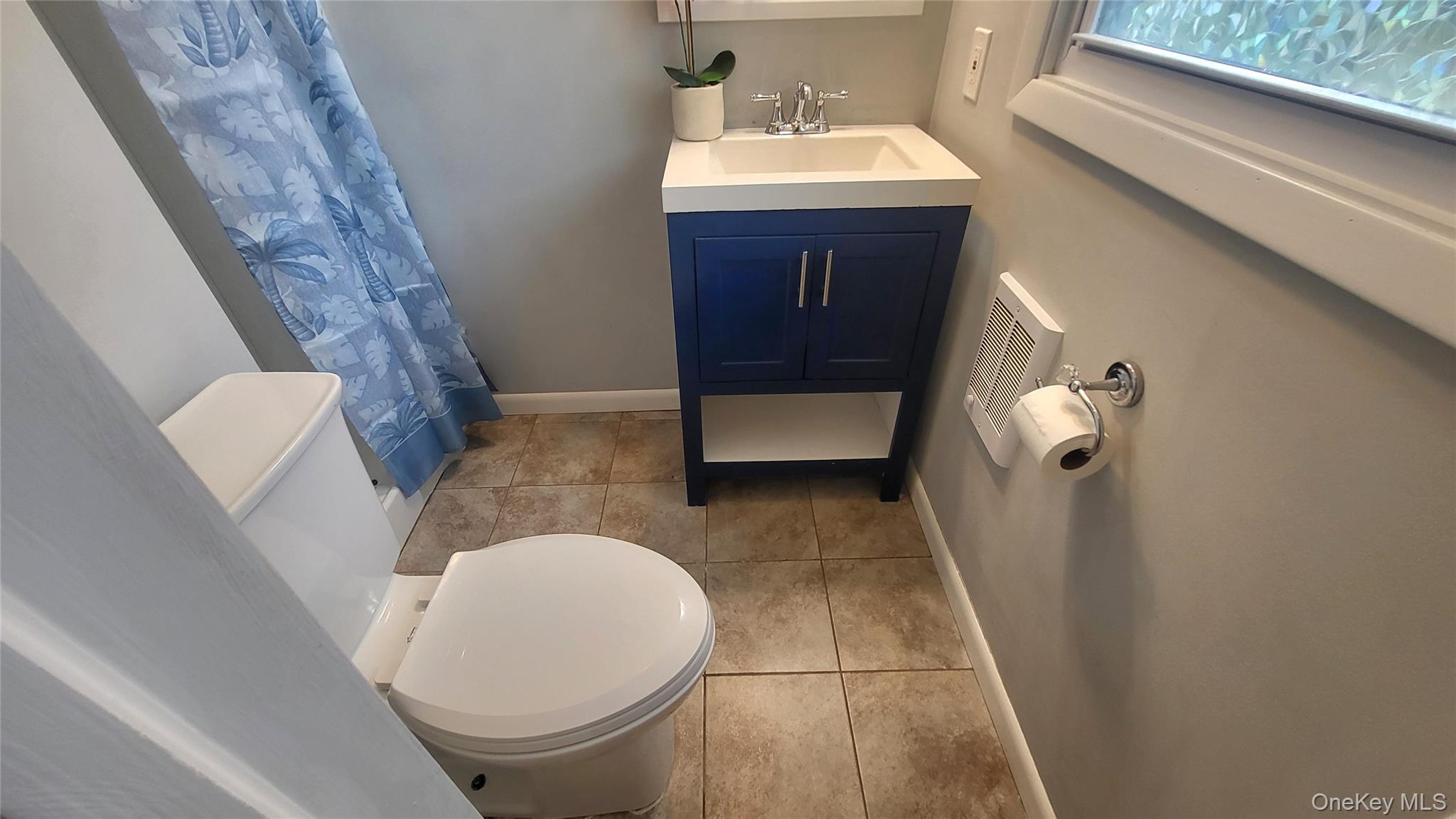12 High Ridge Road Poughkeepsie, NY 12603 - Photo 23 of 34 Primary bathroom with shower and shower curtain