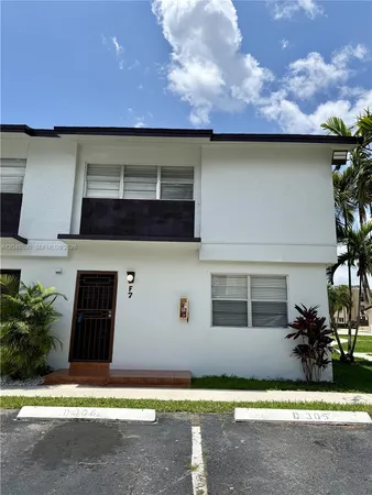 $2,800 | 20 Southwest 108th Avenue, Unit F7, Sweetwater, FL 33174