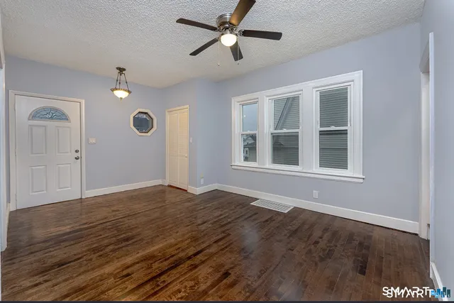 $2,600 | 87 Melrose Avenue, Waterbury, CT 06705