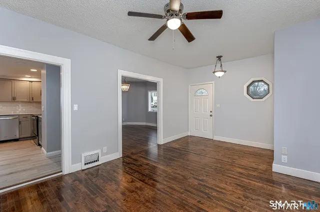 $2,600 | 87 Melrose Avenue, Waterbury, CT 06705