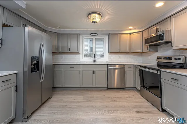 $2,600 | 87 Melrose Avenue, Waterbury, CT 06705