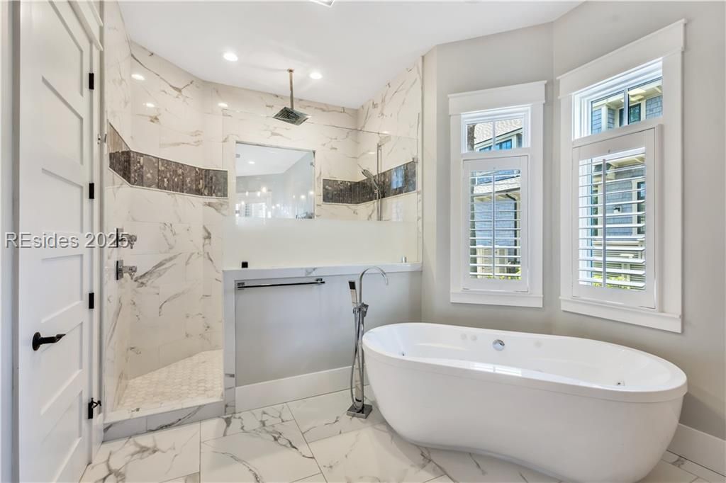 15 Grey Widgeon Road Hilton Head Island, SC 29928 - Photo 21 of 65 Primary bath with soaking tub and huge walk-in sho