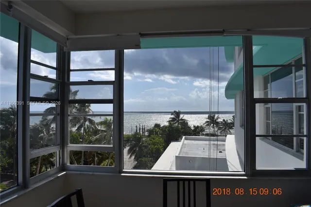 $4,500 | 5255 Collins Avenue, Unit 4F, Miami Beach, FL 33140