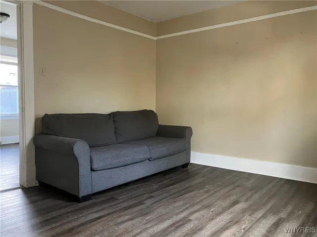 $950 | 2253 Niagara Street, Unit 3, Niagara Falls, NY 14303