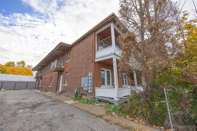 $950 | 2253 Niagara Street, Unit 3, Niagara Falls, NY 14303