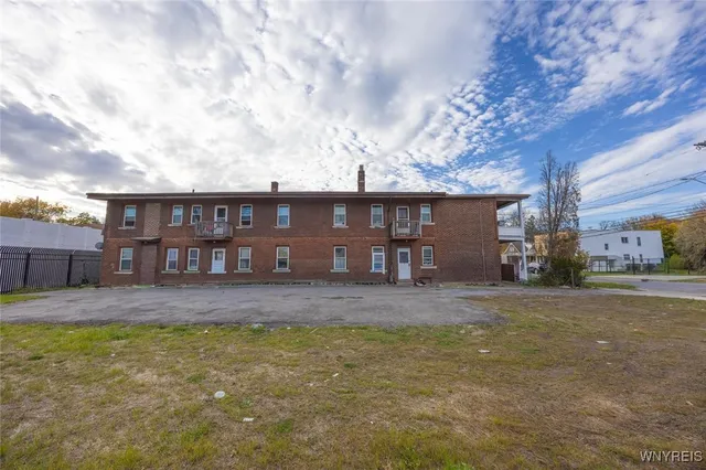 $950 | 2253 Niagara Street, Unit 3, Niagara Falls, NY 14303