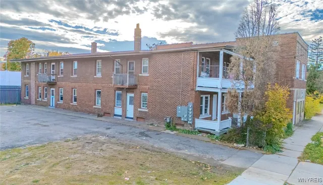 $950 | 2253 Niagara Street, Unit 3, Niagara Falls, NY 14303