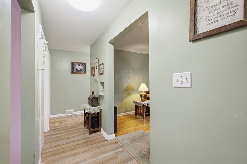 1705 Arona Road Irwin, PA 15642 - Photo 12 of 31