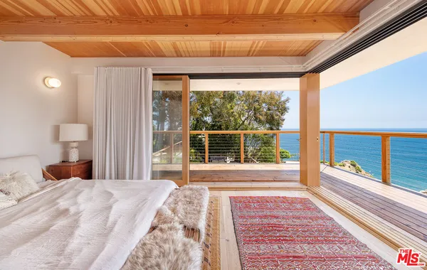 $3,632,000 | 20762 Rockpoint Way, Malibu, CA 90265