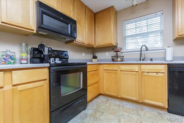$184,000 | 406 South Church Street, Unit 128, St. Peters, MO 63376