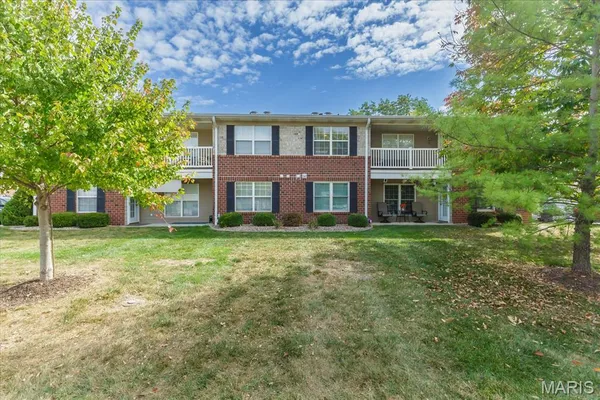 $184,000 | 406 South Church Street, Unit 128, St. Peters, MO 63376