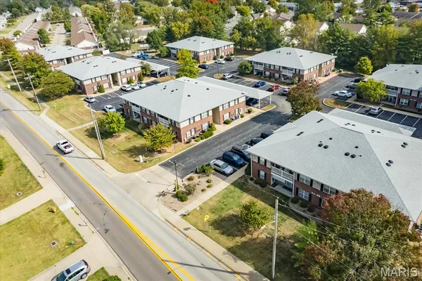 $184,000 | 406 South Church Street, Unit 128, St. Peters, MO 63376