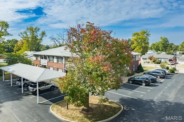 $184,000 | 406 South Church Street, Unit 128, St. Peters, MO 63376