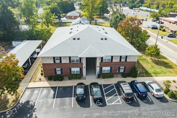 $184,000 | 406 South Church Street, Unit 128, St. Peters, MO 63376