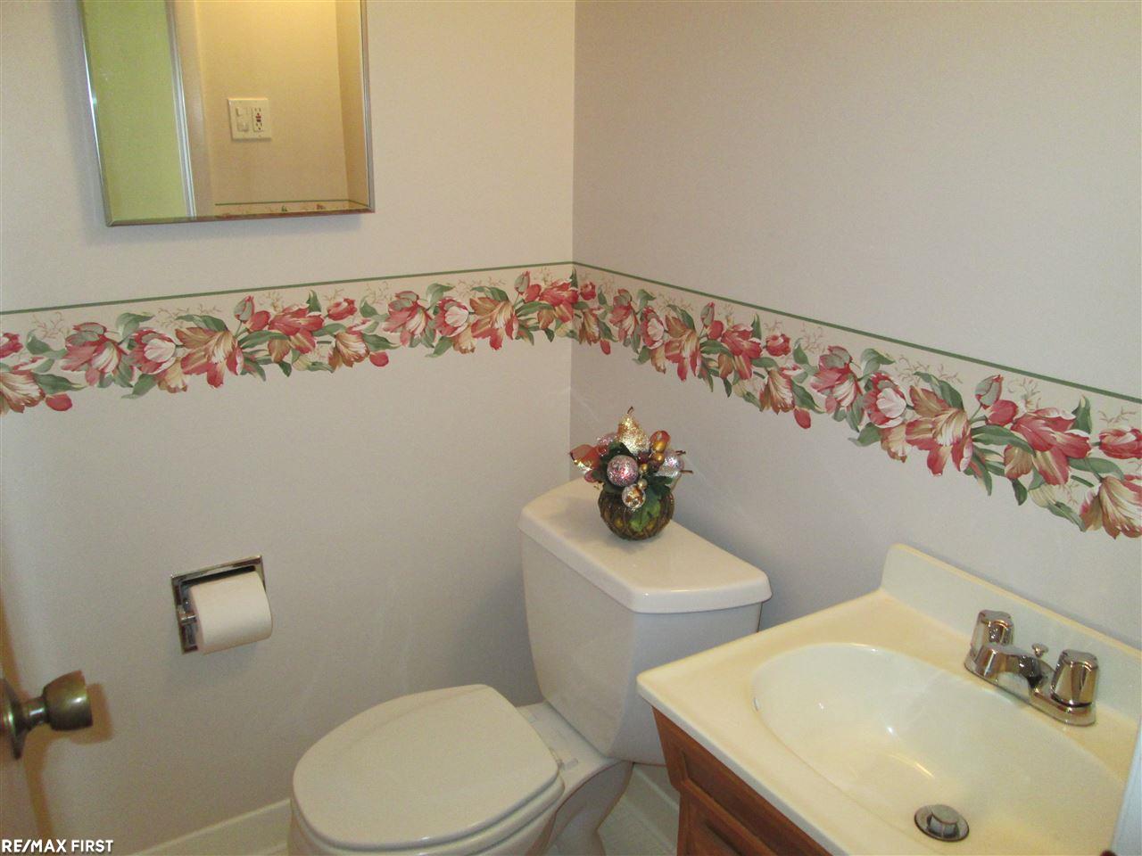 32378 Woody Road Fraser, MI 48026 - Photo 15 of 17 31356859-14.JPG