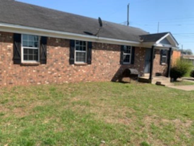802 Pendleton Street Memphis, TN 38114 - Photo 9 of 22 a front view of a house with garden