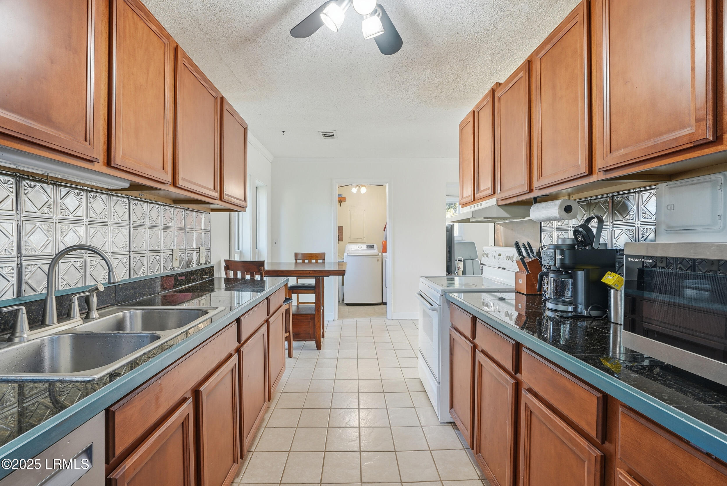 1109 Old Trail Road Beaufort, SC 29902 - Photo 6 of 23 16_ecp_017