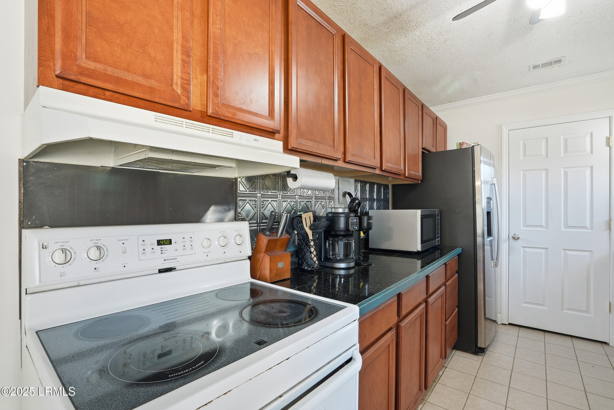 1109 Old Trail Road Beaufort, SC 29902 - Photo 7 of 23 17_ecp_016