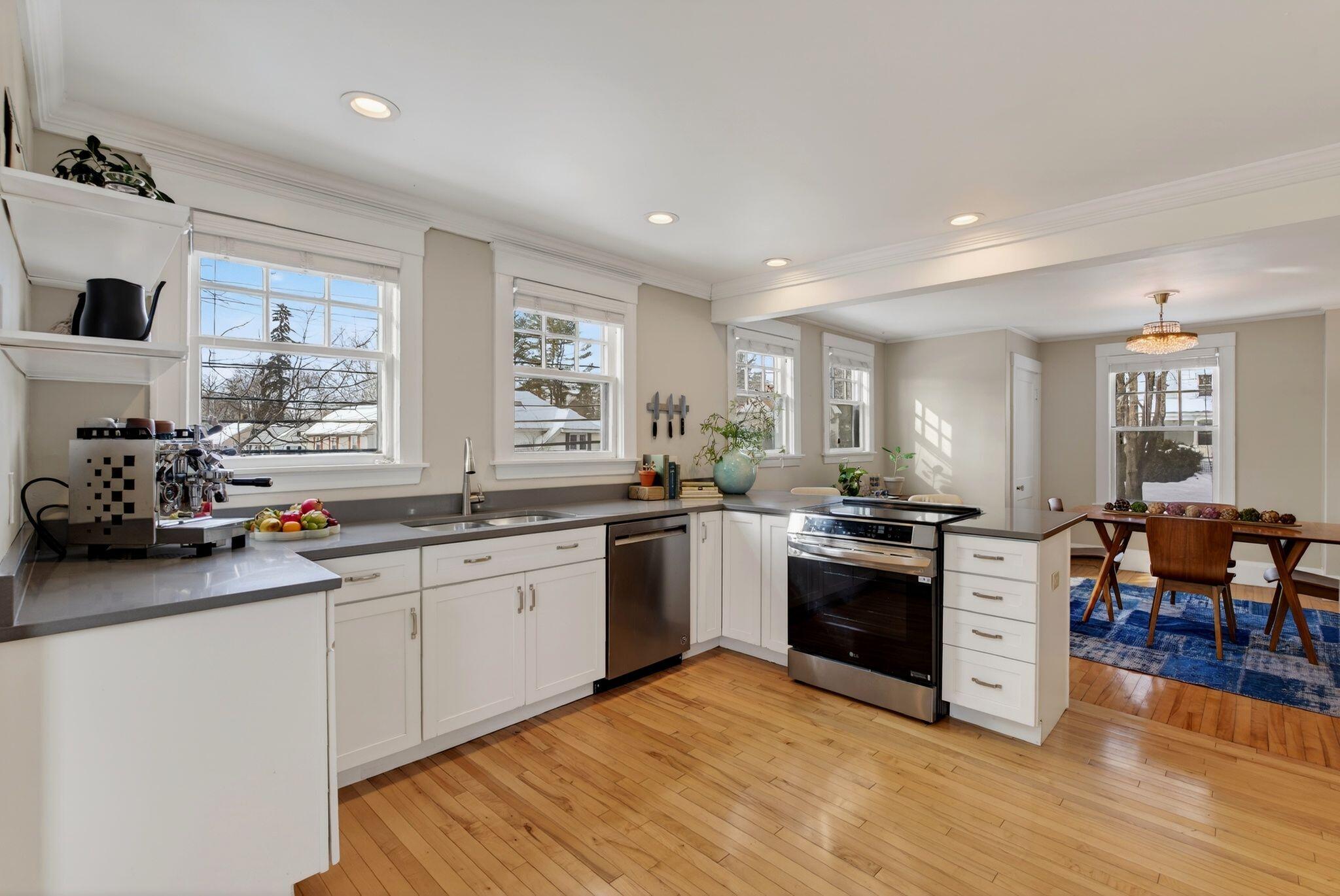 263 Brighton Avenue Portland, ME 04102 - Photo 2 of 48 DSC05431