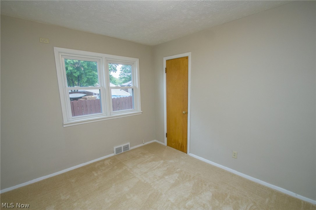 10571 Snow Road Parma Heights, OH 44130 - Photo 12 of 25 Master Bedroom with newer carpet