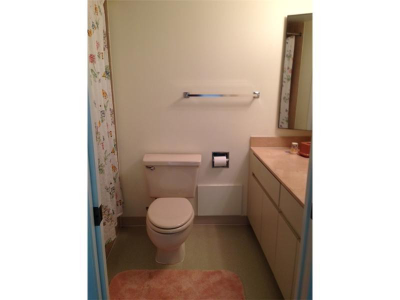 8392 Trent Court, Unit A Boca Raton, FL 33433 - Photo 4 of 6 Bath/Spa Master