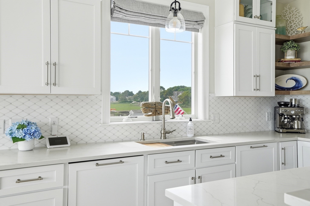 135 Glades Road Scituate, MA 02066 - Photo 5 of 39